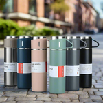 Thermos en acier inoxydable et trois gobelets